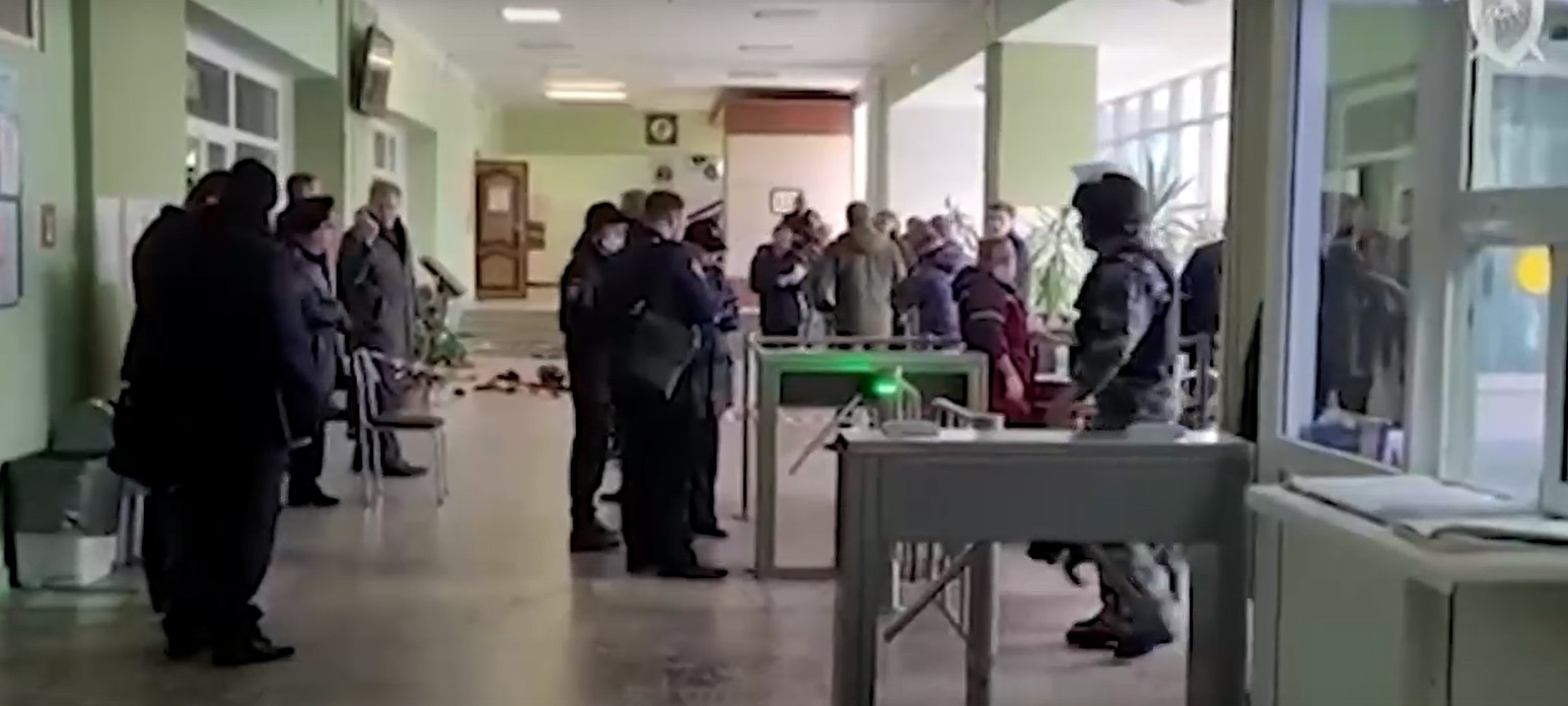 Видео из пермского университета, где произошла стрельба