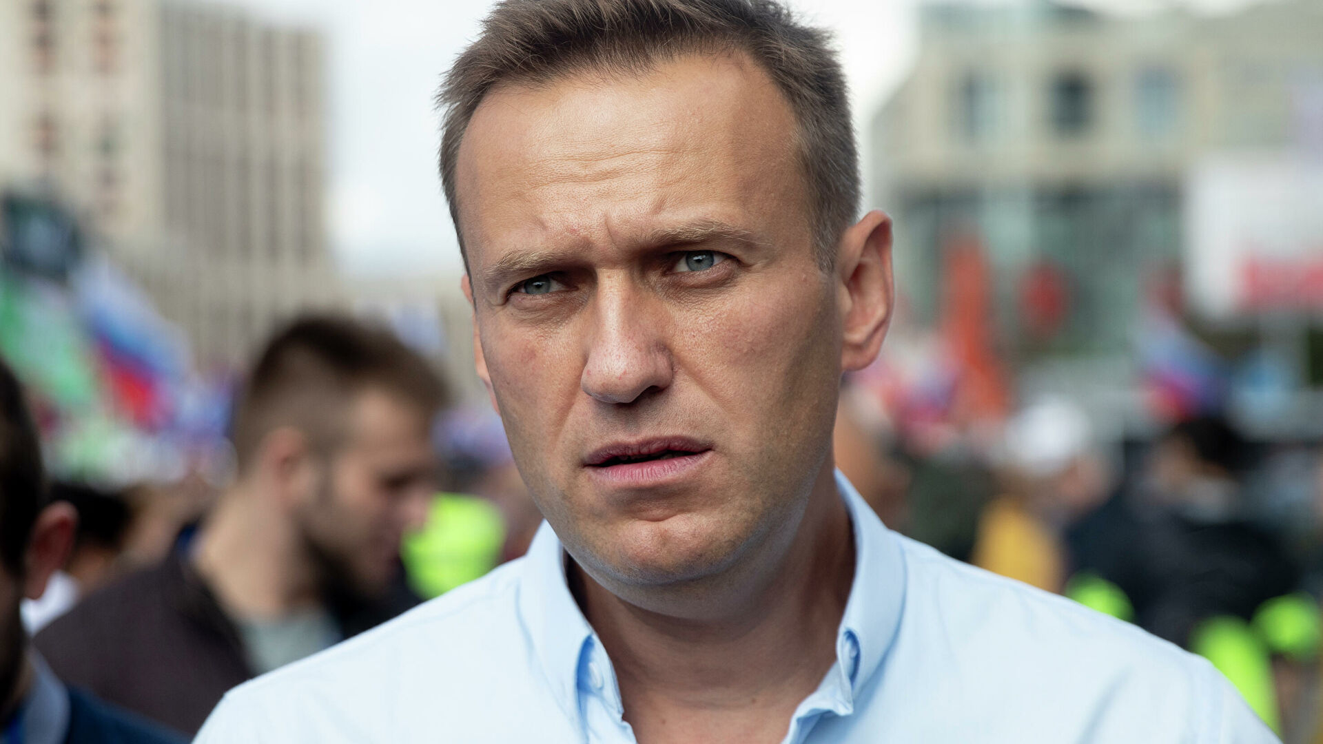 Навальный снят с учета как склонный к побегу и поставлен на учет как экстремист