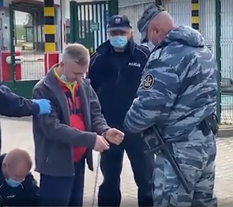 Польша экстрадировала в Россию обвиняемого в убийстве школьницы 26-летней давности в Коми