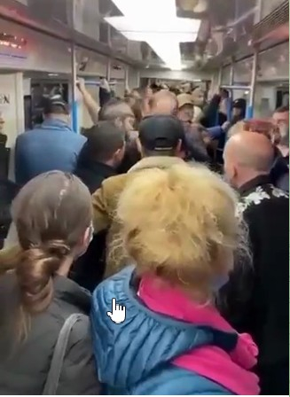Парень, вступившийся в метро за женщину, получил штраф