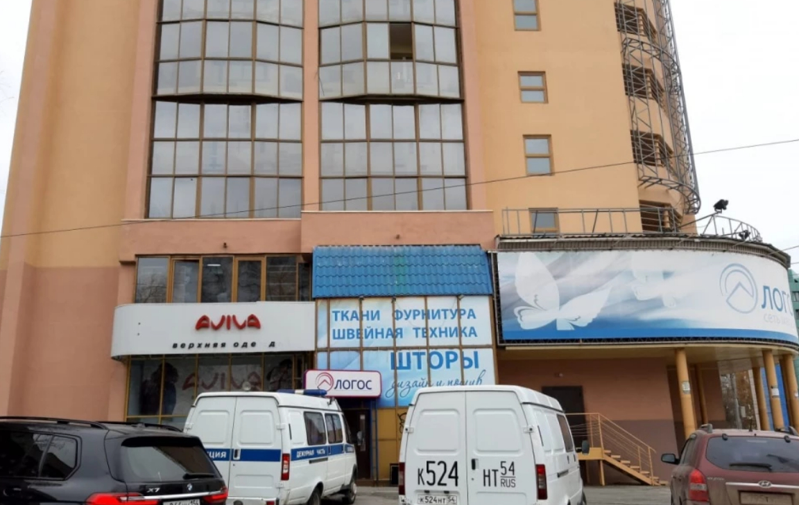 В Новосибирске были обнаружены тела мужчины и женщины, выпавших из окна многоэтажного дома
