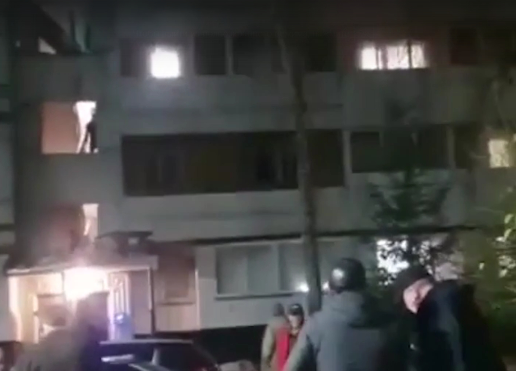 В Набережных Челнах из-под завалов извлекли 22-летнюю девушку