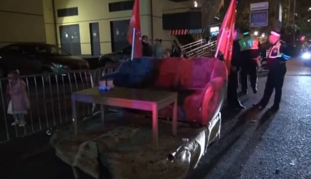 В Сочи сотрудники ГИБДД задержали диван на колесах