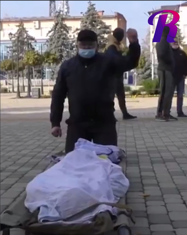 В Краснодарском крае мужчина принес тело родственницы к зданию мэрии