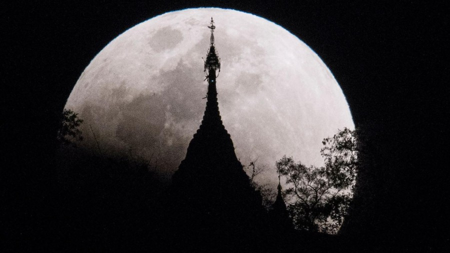 Ноябрьское лунное затмение будет самым продолжительным за 580 лет