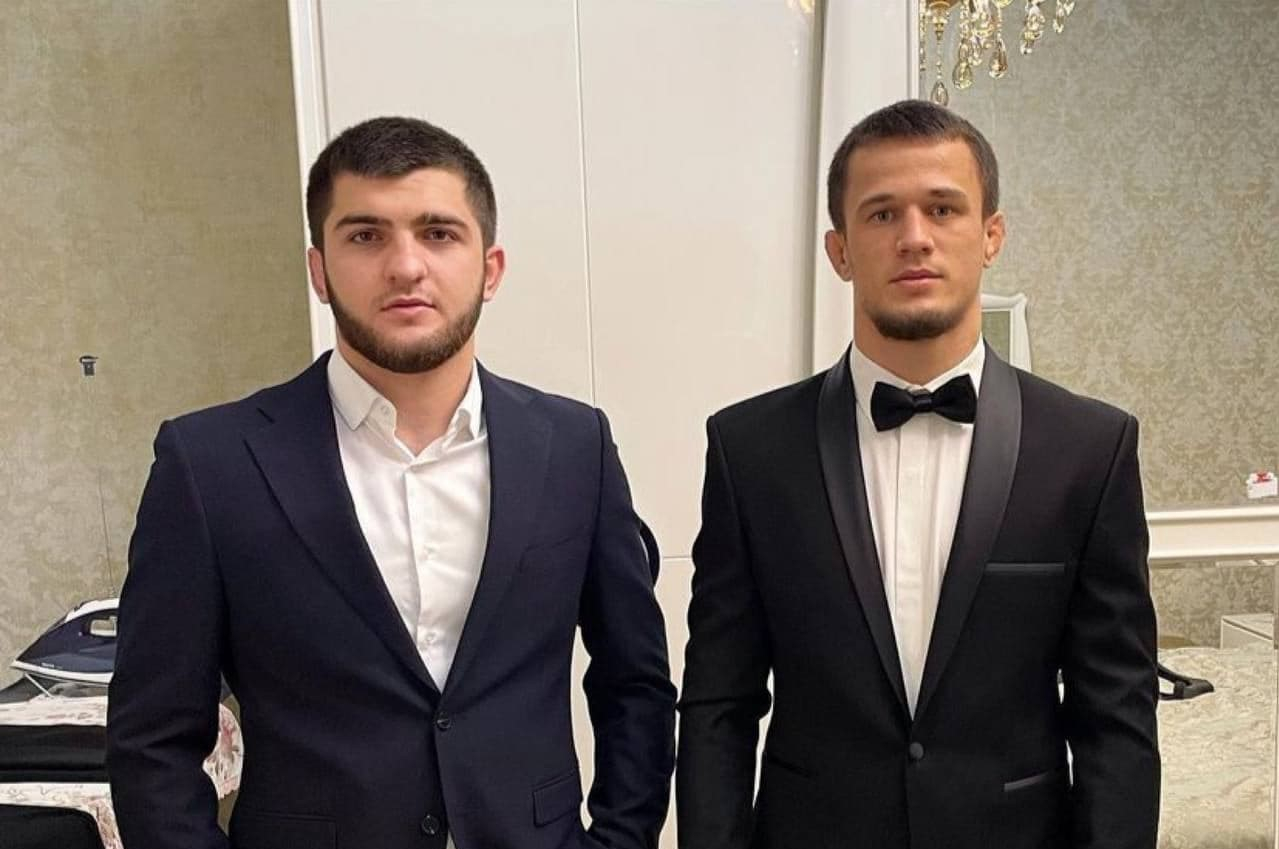 Силовики опознали в совершившем наезд на полицейского водителе брата Нурмагомедова