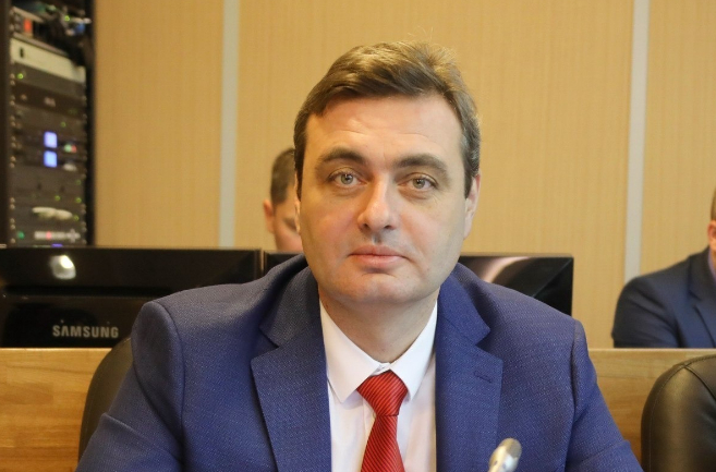 Депутату КПРФ Самсонову предъявлено обвинение в растлении ребенка за демонстрацию секс-игрушки