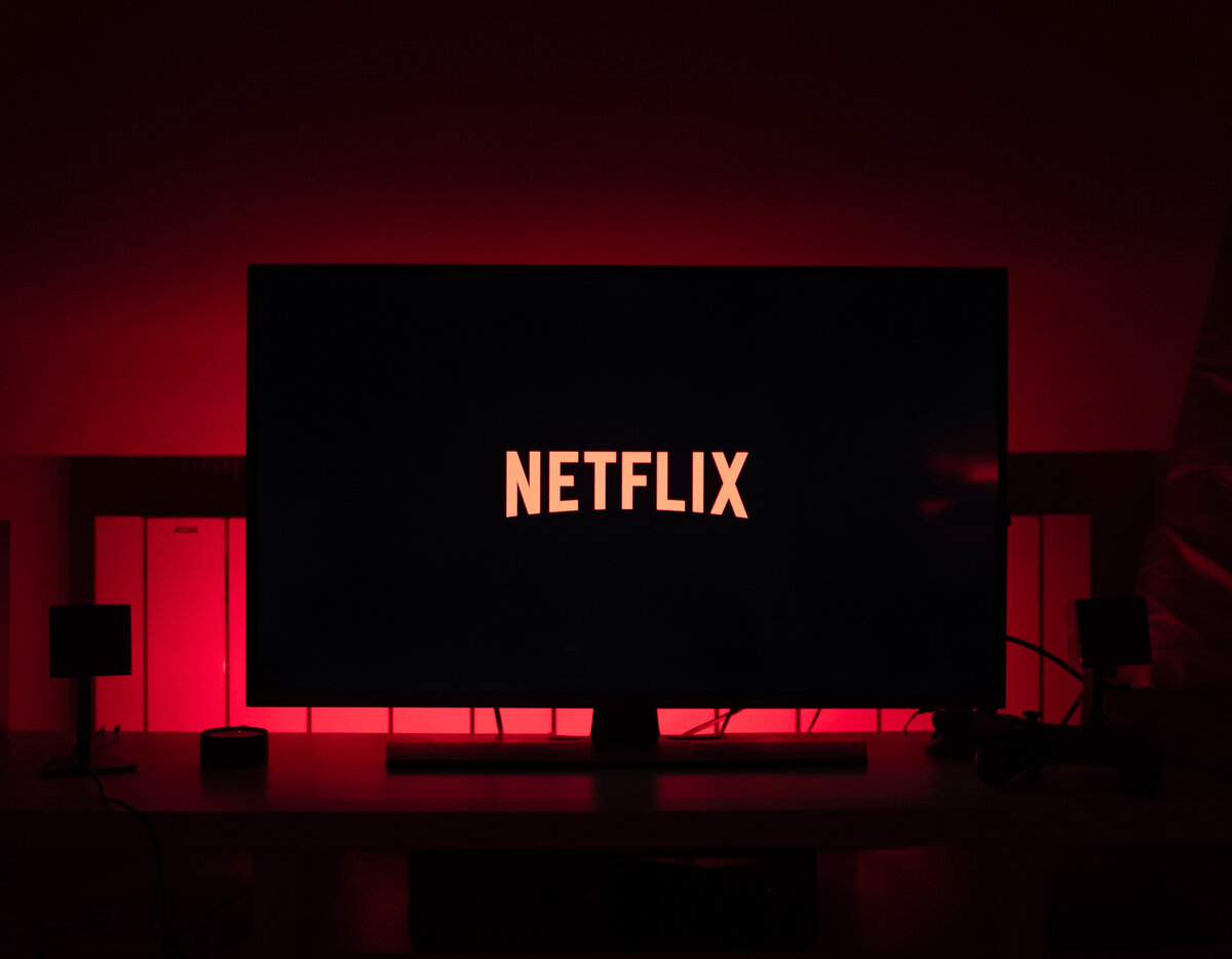 «Оштрафовать западный гомоконвейер!»: МВД начало проверку Netflix на пропаганду ЛГБТ