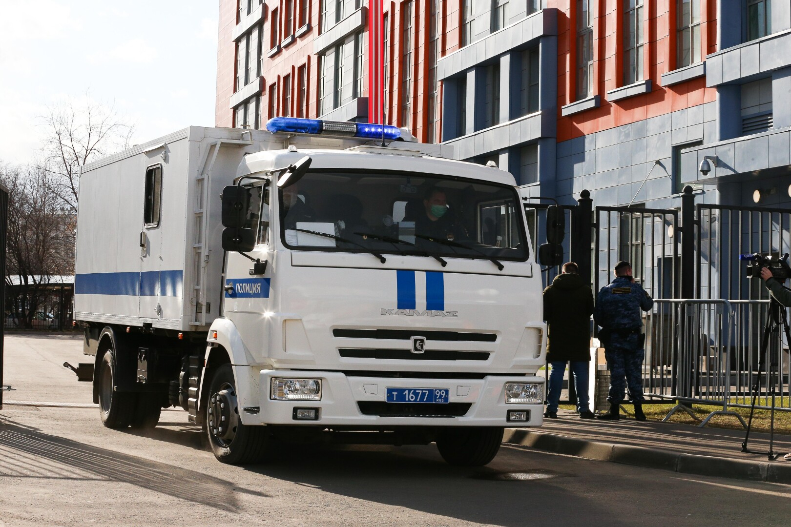 Два человека погибли при стрельбе в МФЦ на юго-востоке Москвы