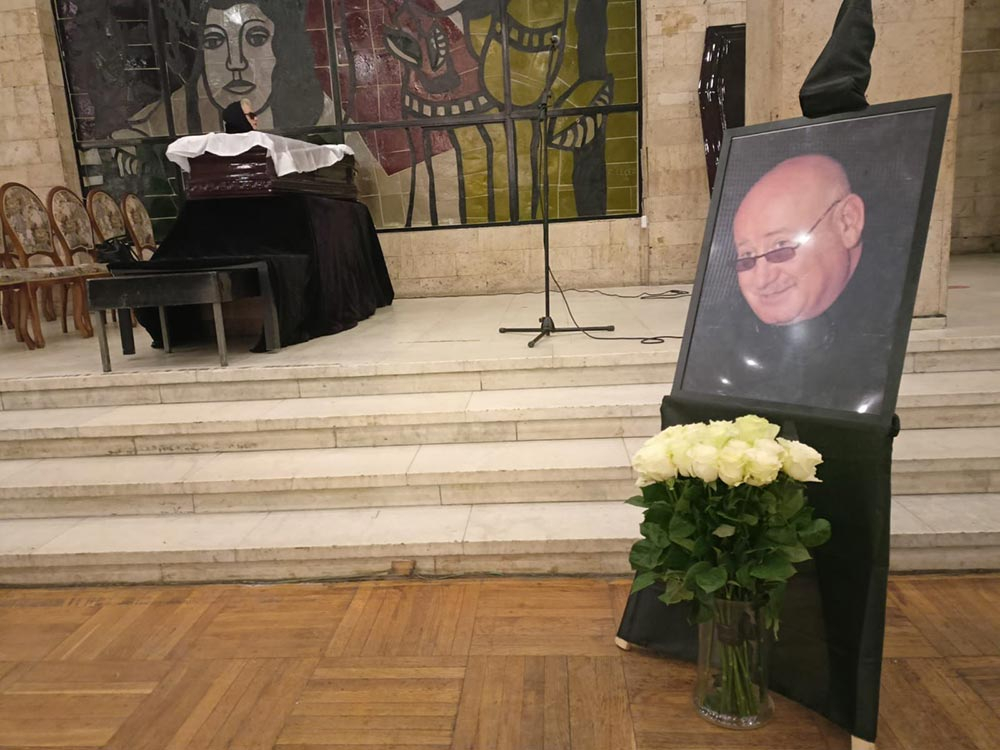 Вдова Марка Рудинштейна устроила плачевную истерику на похоронах мужа