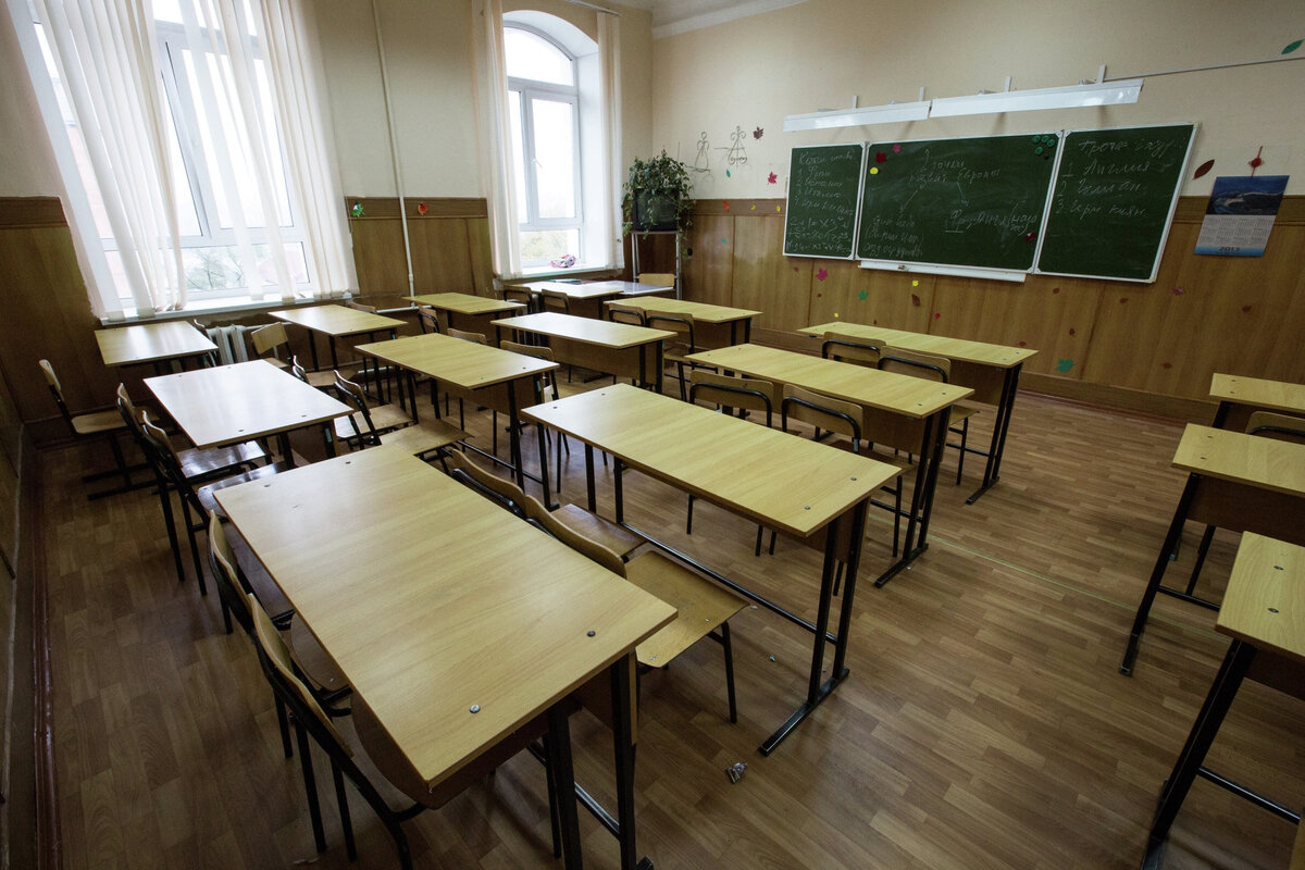 В Санкт-Петербурге ранее судимого за педофилию учителя задержали за домогательства до учеников