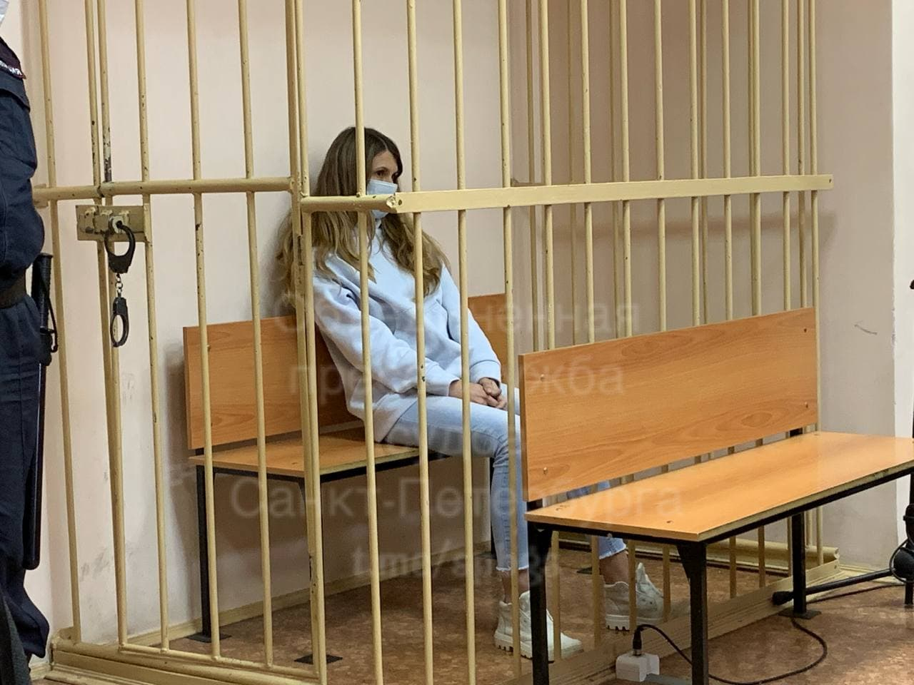 Жена владельца «Рив Гош» Мейера отправлена под домашний арест