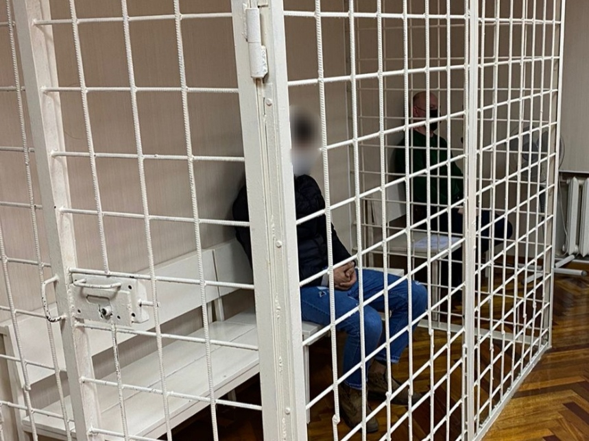 Суд арестовал мигранта, пырнувшего ножом 16-летнего парня в Калужской области