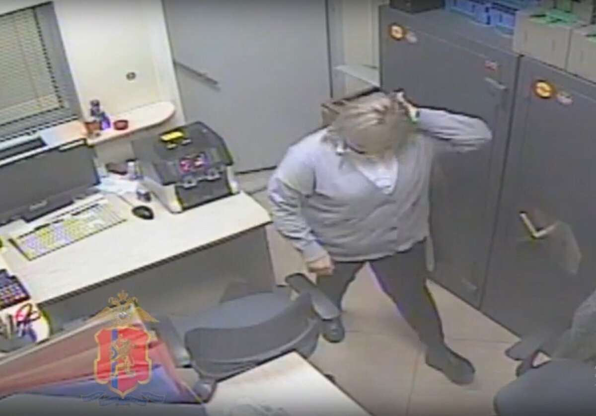 Суд арестовал супруга кассира из Ачинска, которая похитила 23 миллиона рублей