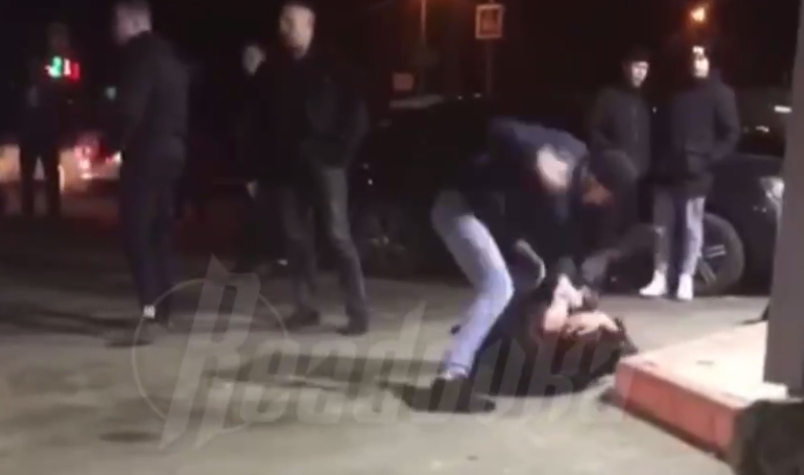 В Пензенской области полицейские молча наблюдали за тем, как человека избивают и пинают ногами по голове