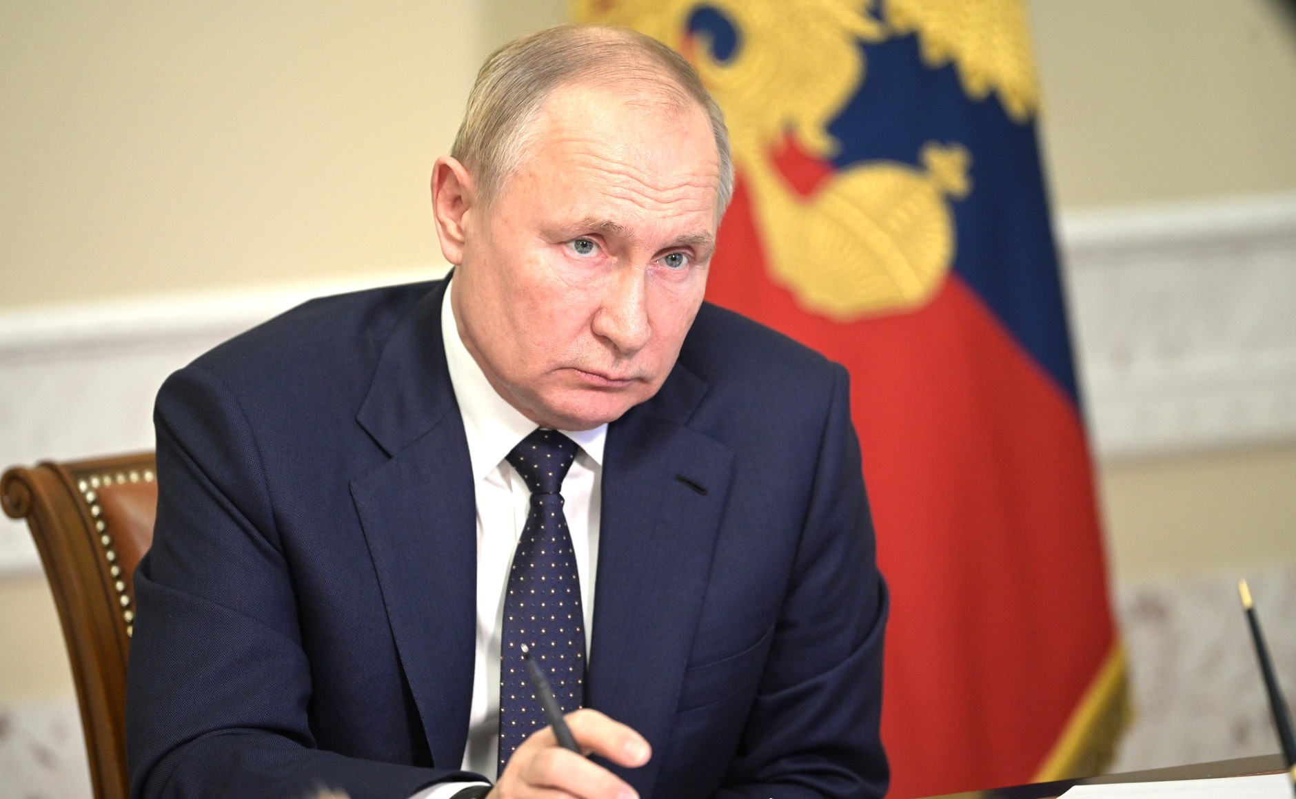 Путин подписал закон о дистанционной подаче документов в суд