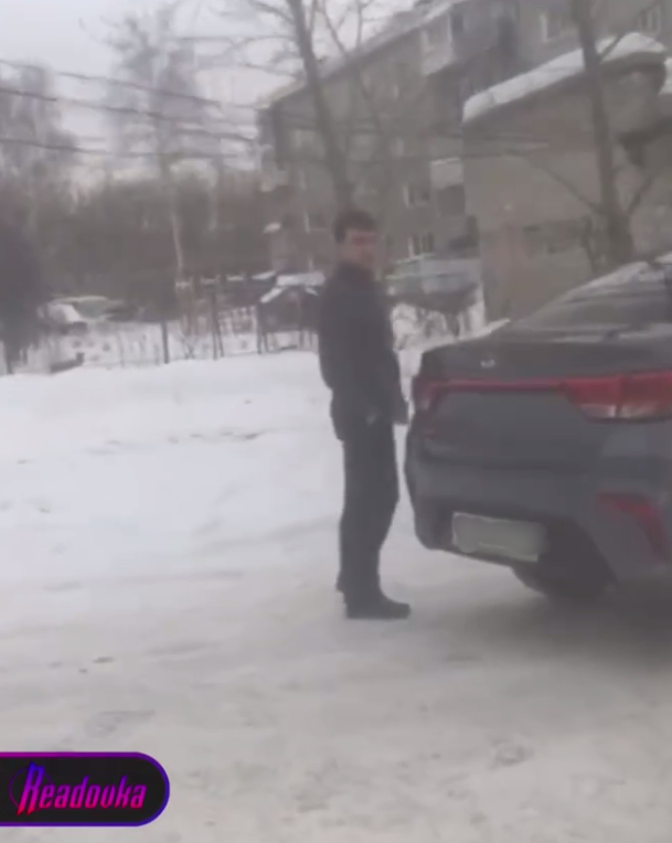 В Новосибирске таксист «Яндекса» избил журналистку, а после наехал на нее на машине