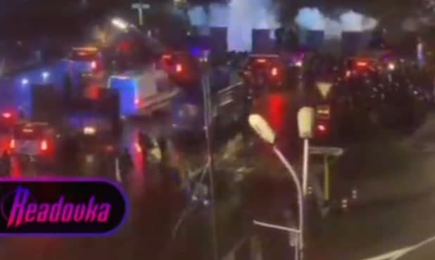 В Алма-Ате начались столкновения протестующих с полицией