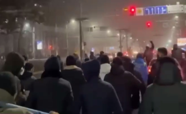 Протестующие в Алма-Ате готовятся дать бой казахстанским силовикам