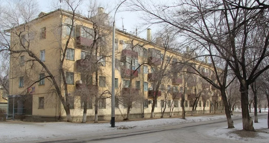 В Байконуре запретили выходить на улицы группами более трех человек