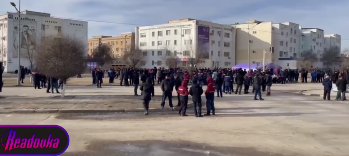 В Актау начали задерживать протестующих, отказавшихся покинуть площадь