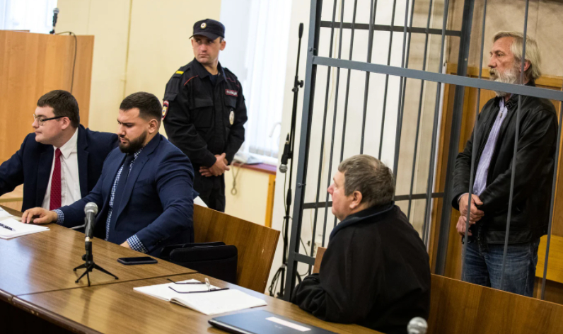 Экс-сотрудник ФСБ, осужденный за изнасилование бизнесмена охотничьим карабином, вышел на свободу по УДО
