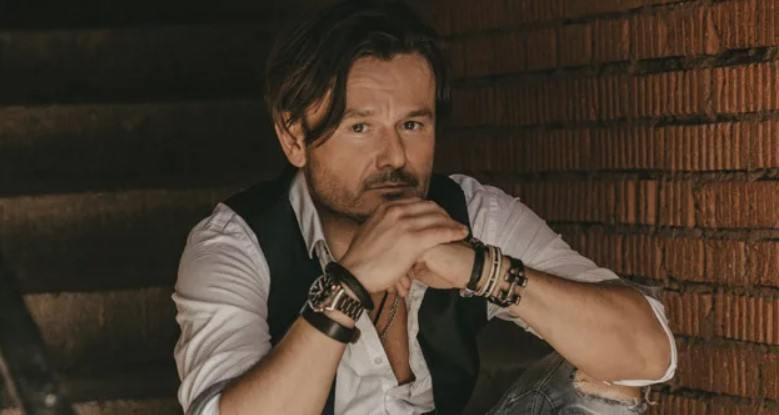 Актер Иван Рудаков из сериалов «Кухня» и «Консультант» умер из-за осложнений после коронавируса