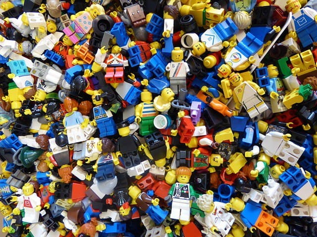 Исследование: океан не способен растворить игрушки Lego за 1000 лет
