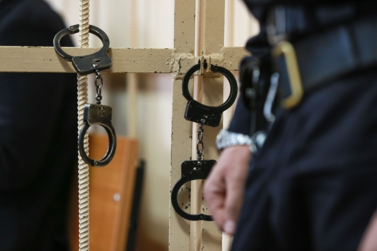 Тренер по теннису, изнасиловавший спящего ребенка в поезде, получил 16 лет колонии