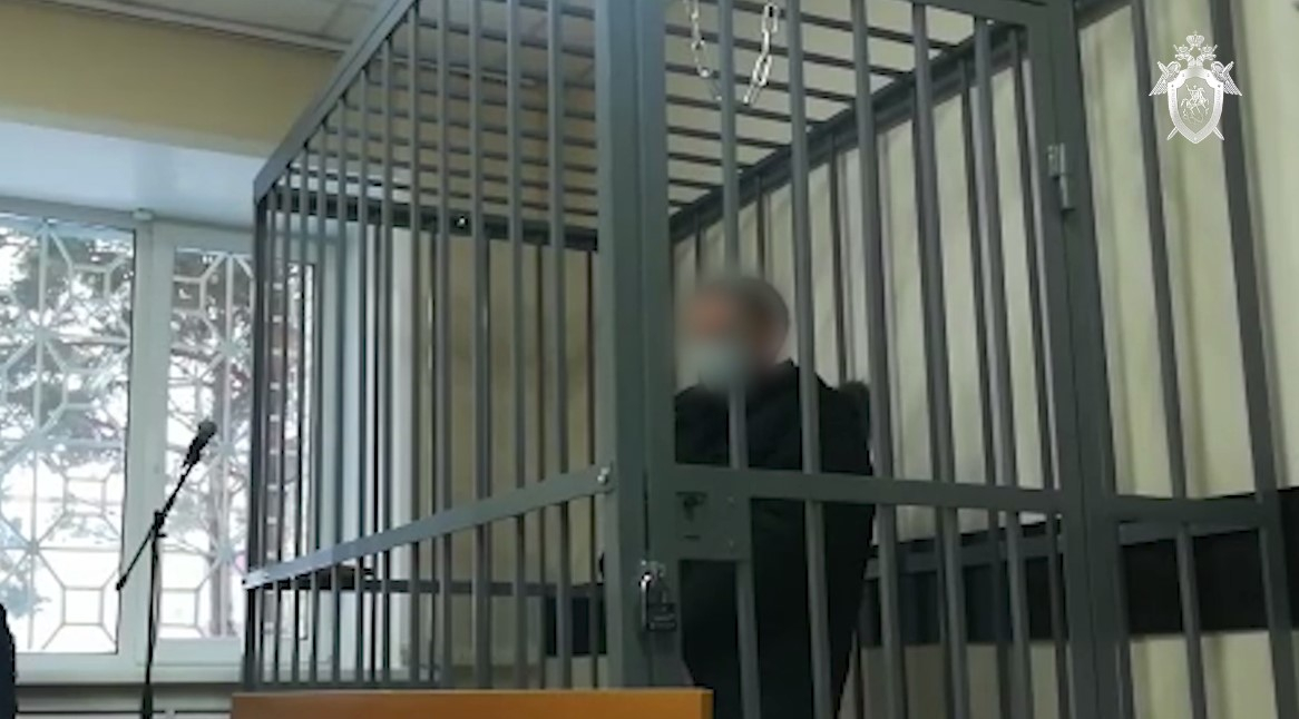 Алтайский суд арестовал родителей, выгнавших пятилетнего ребенка на мороз