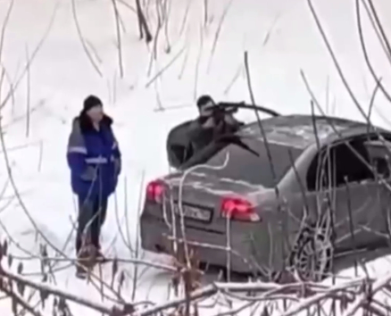 В Нижнем Новгороде сосульки сбивают из ружей