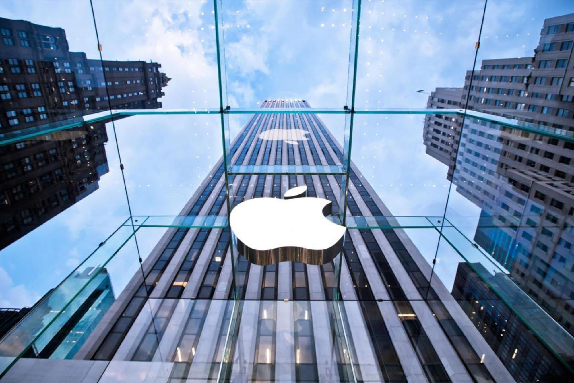 Apple открыла офис в России в рамках закона о «приземлении»