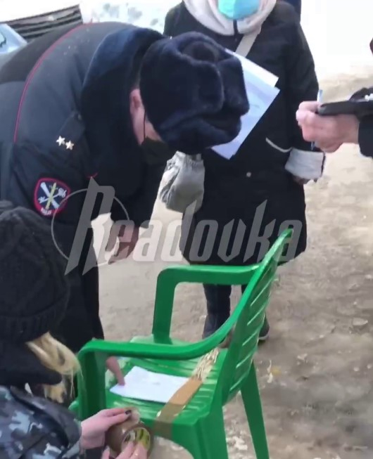 Палатки защитников Троицкого леса не простояли и полдня