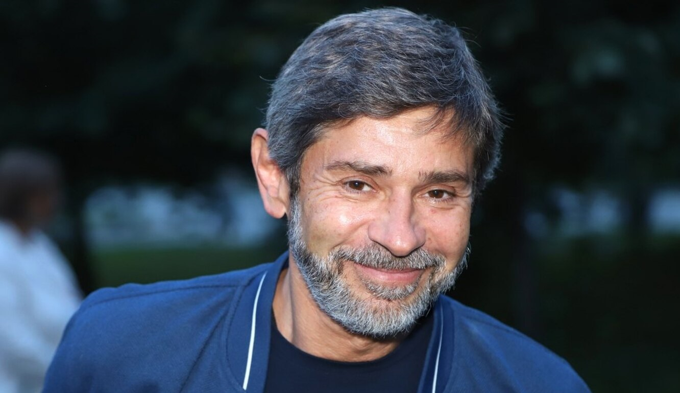 Валерий Николаев гавкал с зубной щеткой в заду