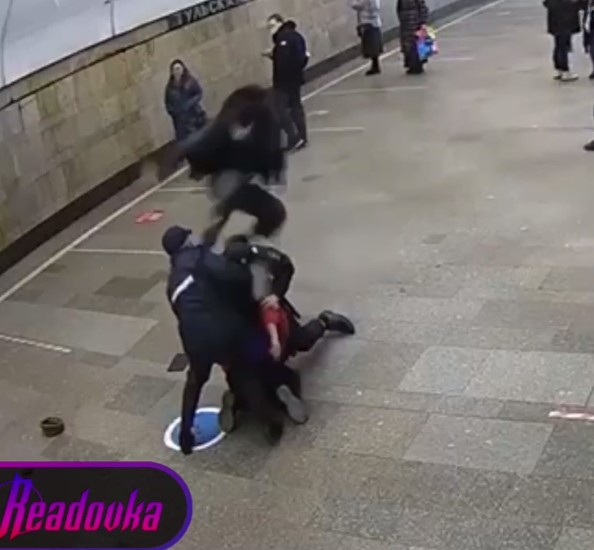 В Москве на станции Тульская двое иностранцев напали на полицейских после просьбы предъявить документы