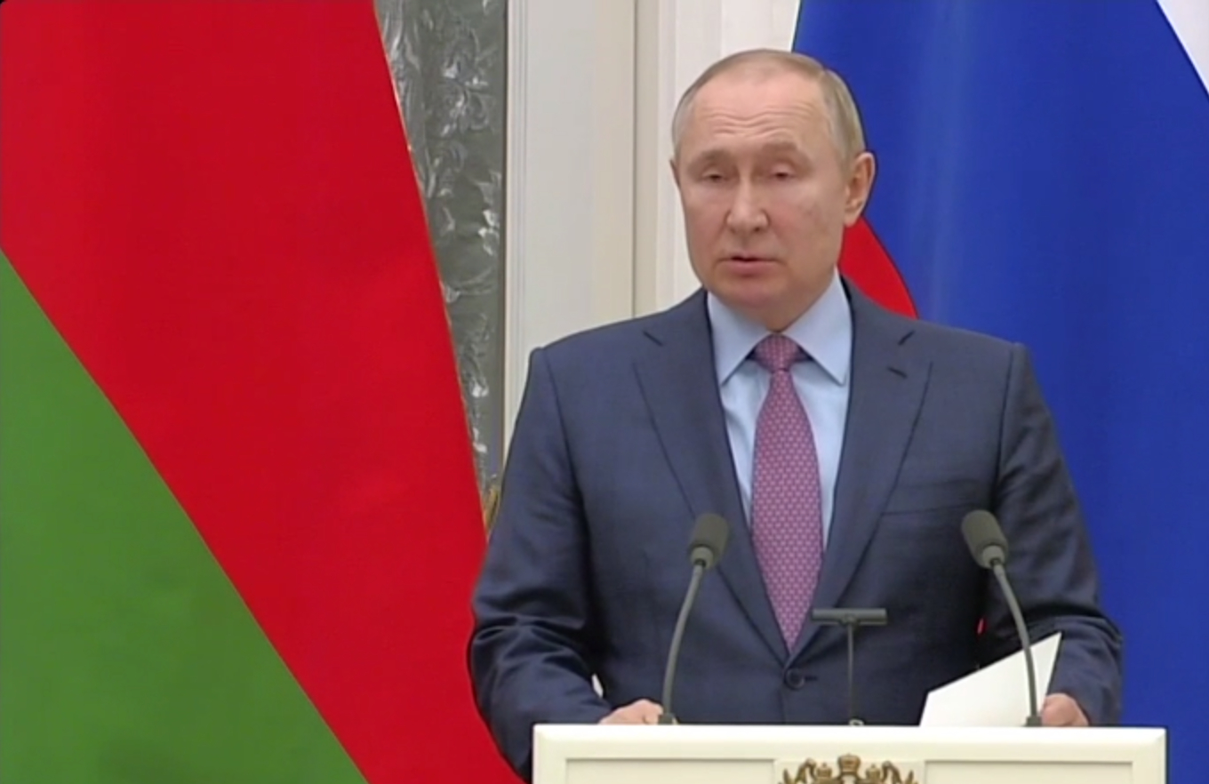Путин: Киеву для завершения конфликта нужно сесть за стол переговоров с представителями Донбасса