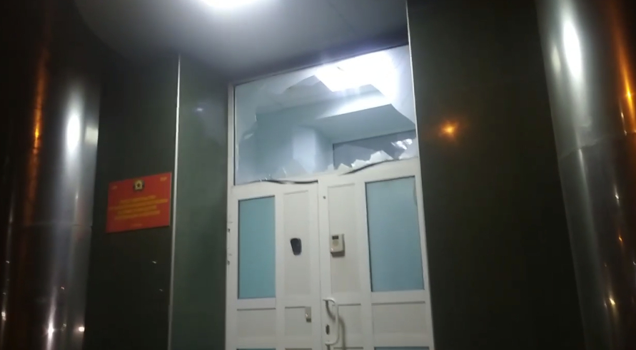 В центре Луганска прогремел взрыв у здания представительства ЛНР в СЦКК