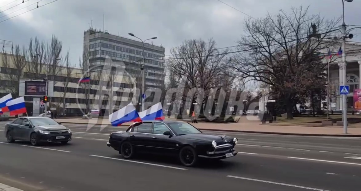 Донецк продолжает праздновать признание своей независимости
