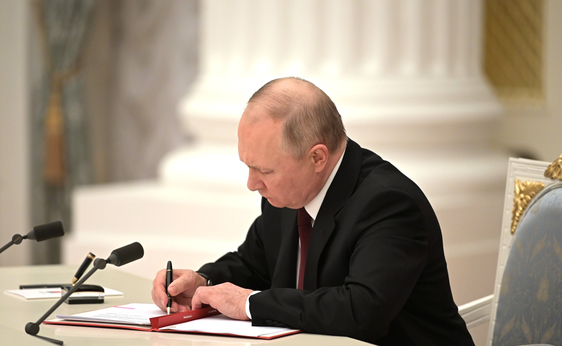 Путин заявил, что РФ поддерживает суверенитет бывших республик СССР