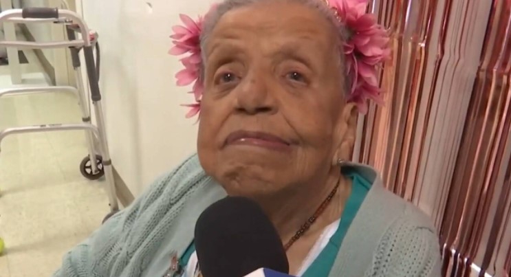 104-летняя женщина, которая победила коронавирус, рассказала о своем секрете долголетия