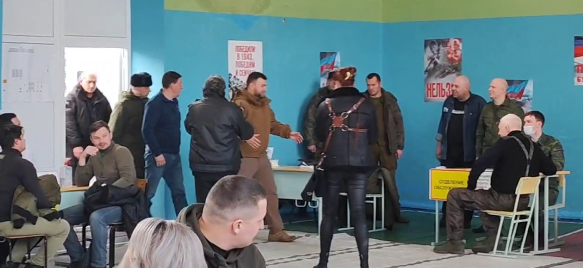 Турчак и Пушилин прибыли в мобилизационный пункт в Донецке