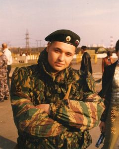 Сергей Жуков показал фото в военной форме и поздравил мужчин с праздником