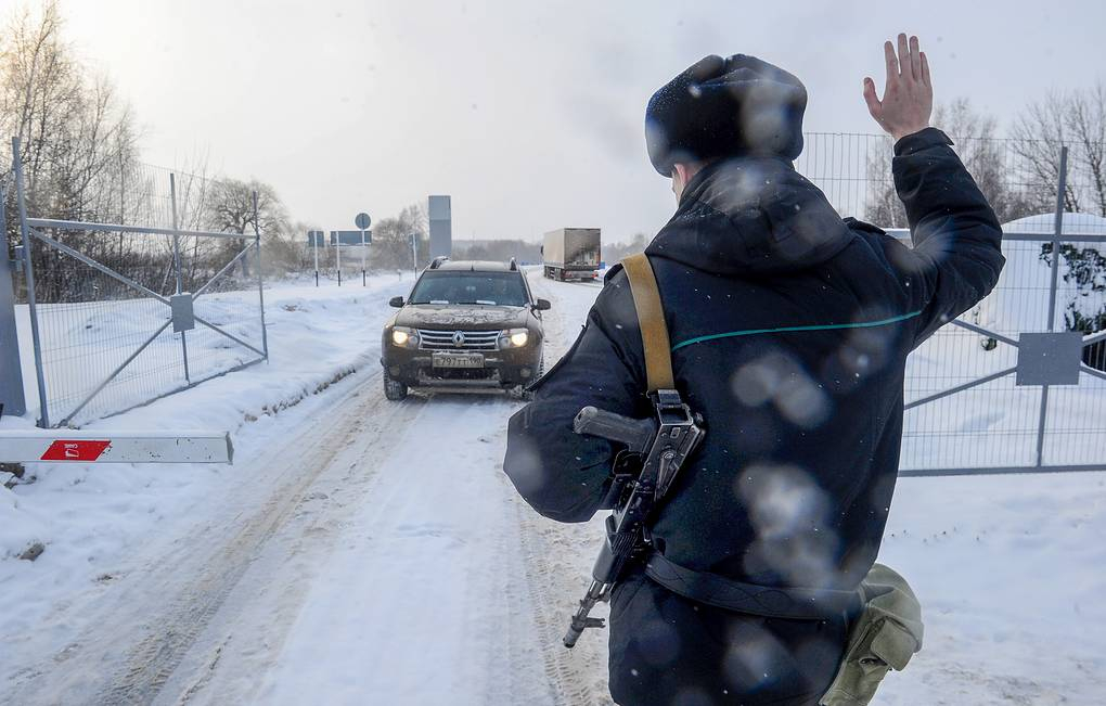 Украинские пограничники просто пропускают наших военных и продолжают работу в штатном режиме
