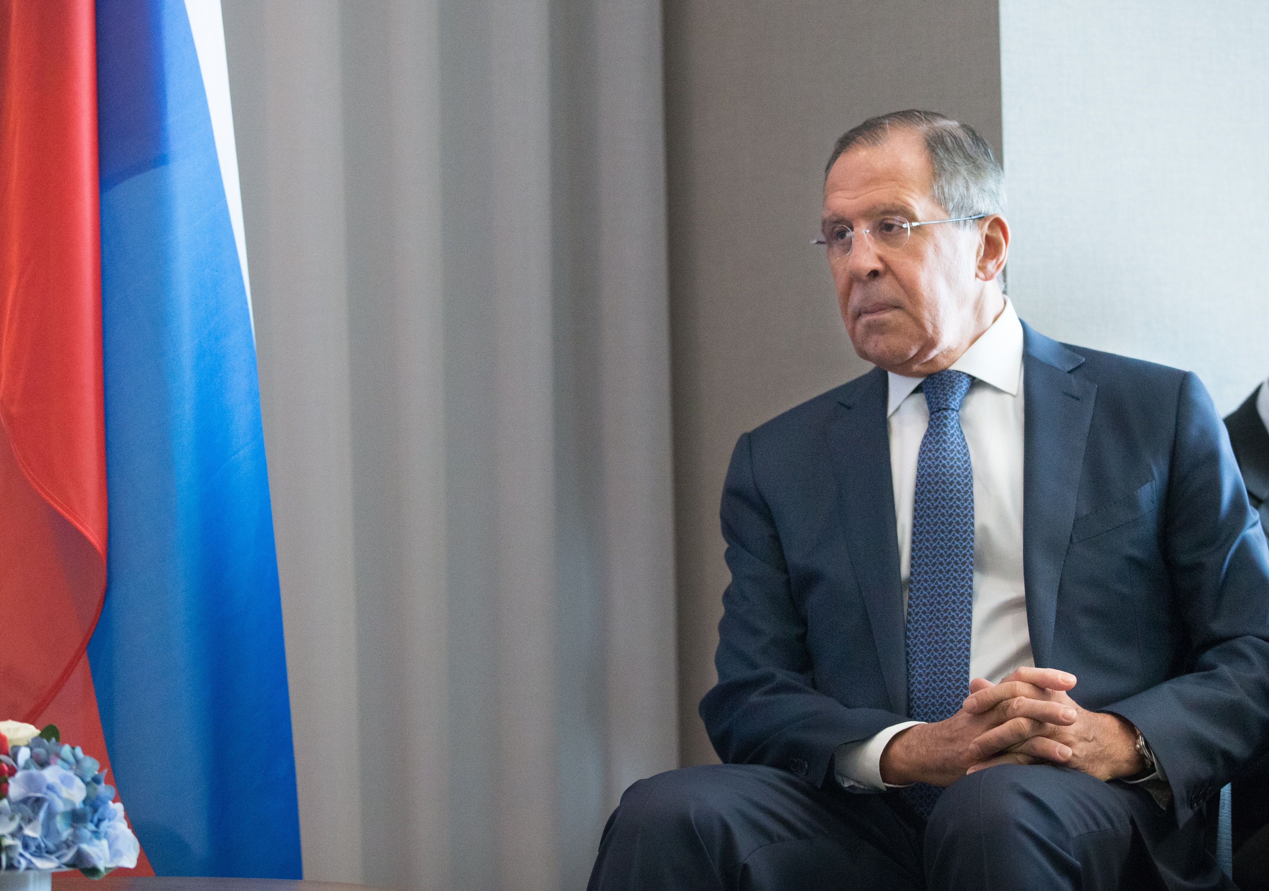 «Никто не собирается оккупировать Украину»: Лавров встретился с представителями МИД ЛНР и ДНР