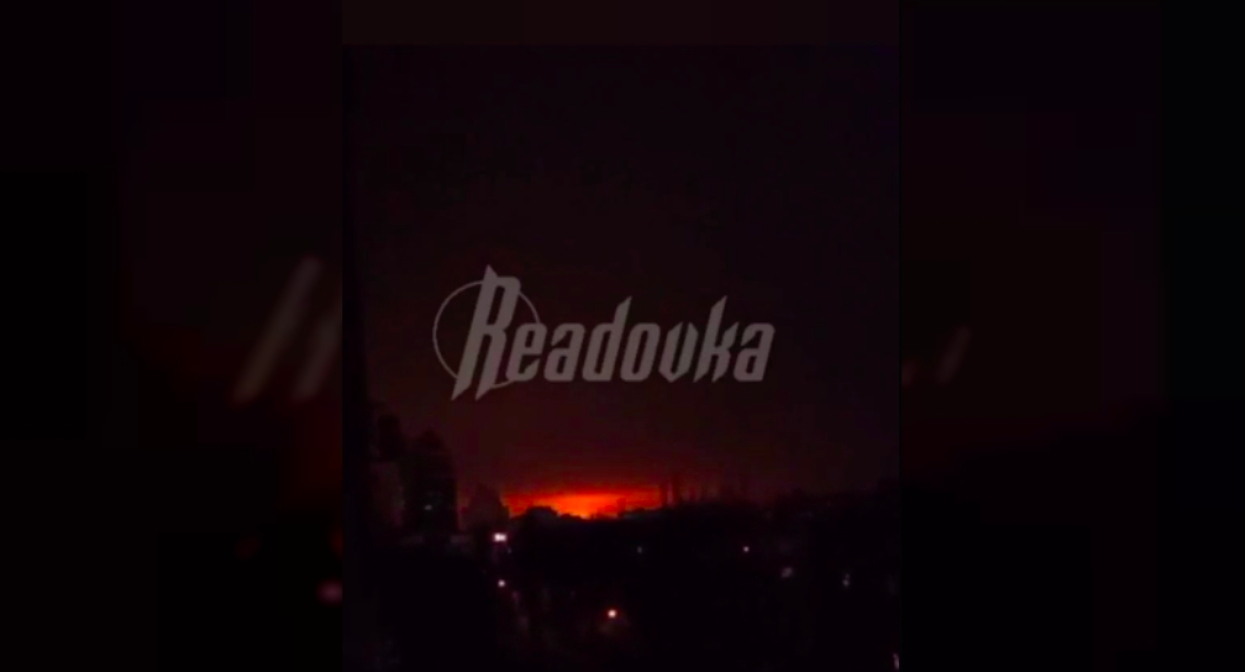 В Донецке в районе местного ТРЦ раздаются сильные взрывы