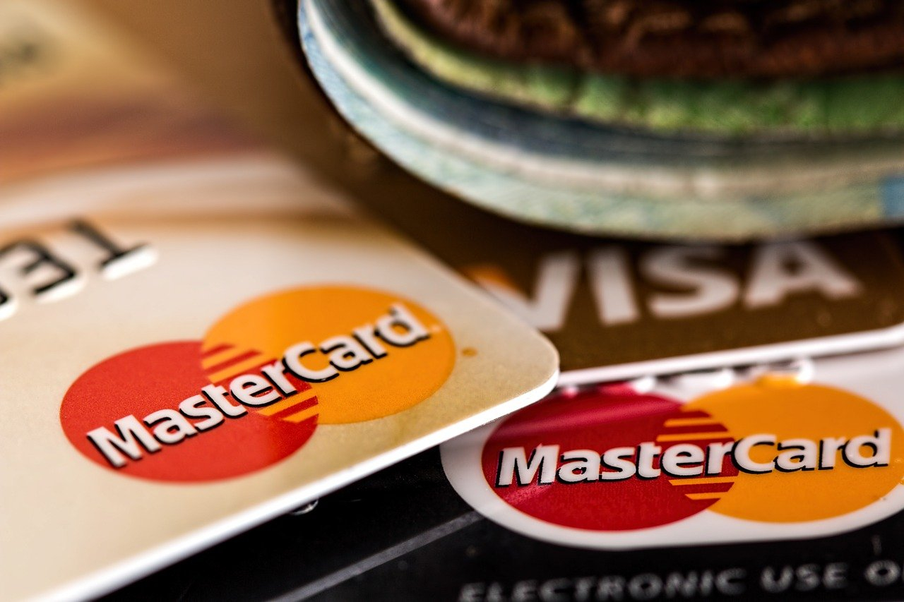 РБК: Mastercard уведомила попавшие под санкции банки о приостановке их участия в системе