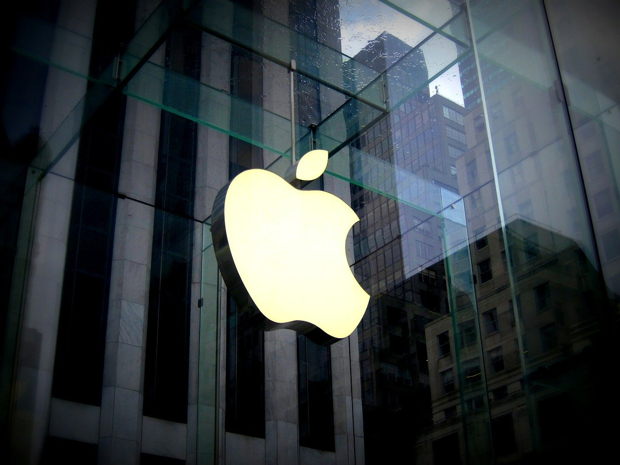 Магазины Apple «re:Store» не открылись сегодня в Москве