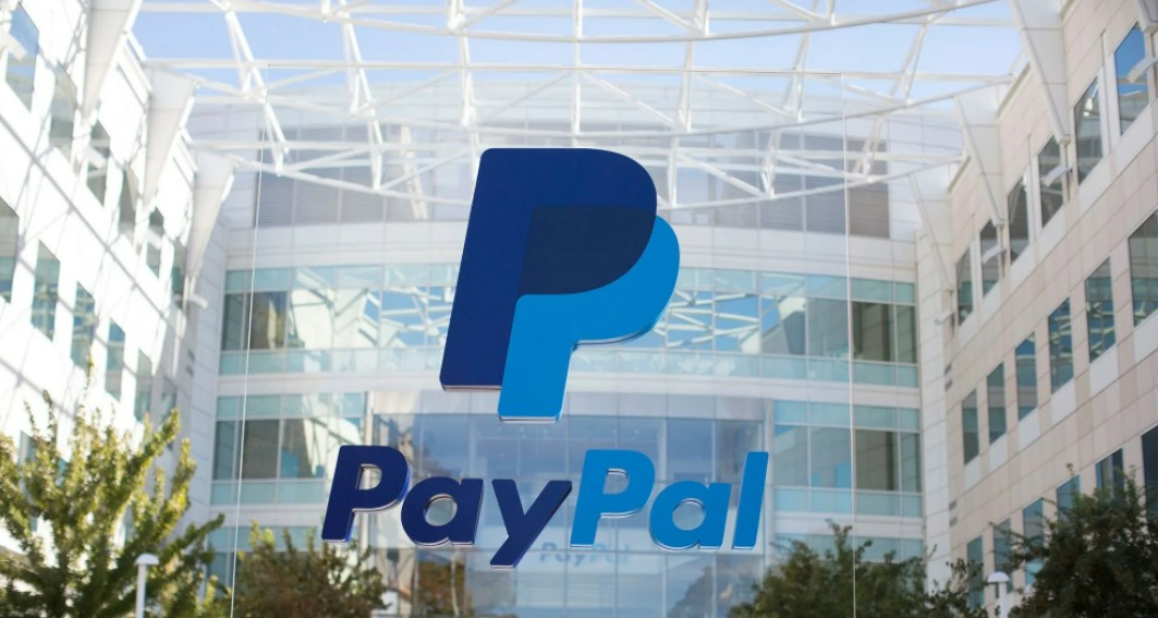 PayPal приостановил работу в России