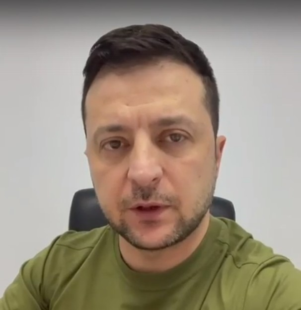 Зеленский продолжает просить помощи у НАТО