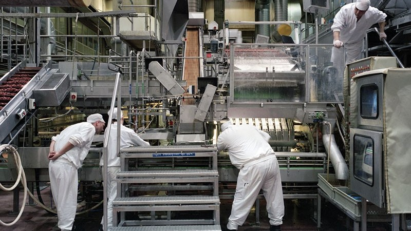 Российские компании будут обязаны получить разрешение от властей на работу с предприятиям из недружественных стран
